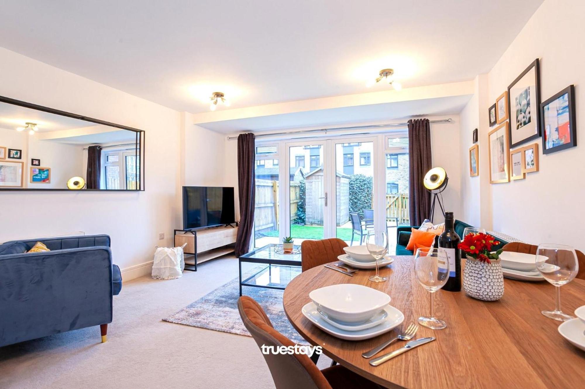 Ambassador House By Truestays - Luxury 4 Bedroom House In Stoke-On-Trent Etruria Exterior foto