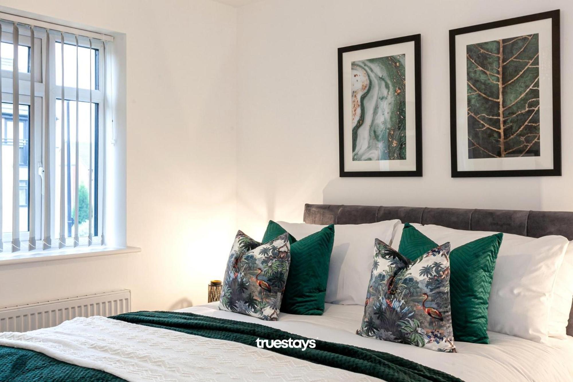 Ambassador House By Truestays - Luxury 4 Bedroom House In Stoke-On-Trent Etruria Exterior foto