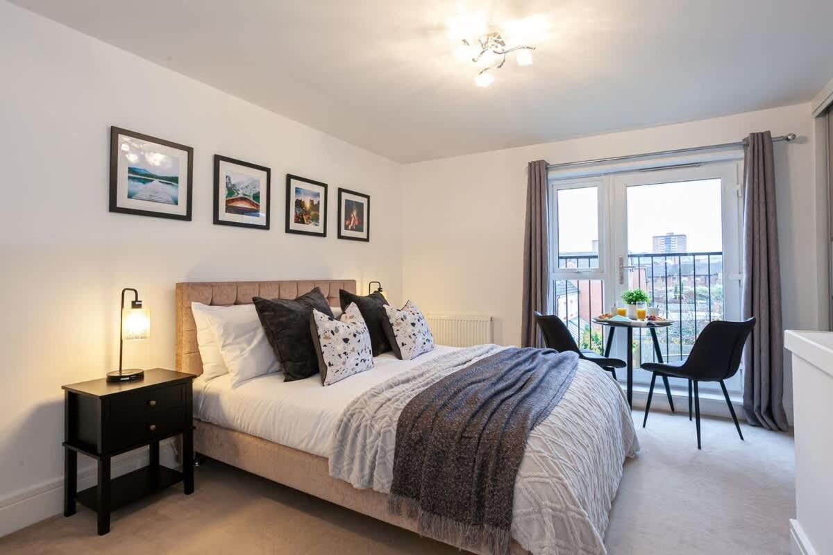 Ambassador House By Truestays - Luxury 4 Bedroom House In Stoke-On-Trent Etruria Exterior foto
