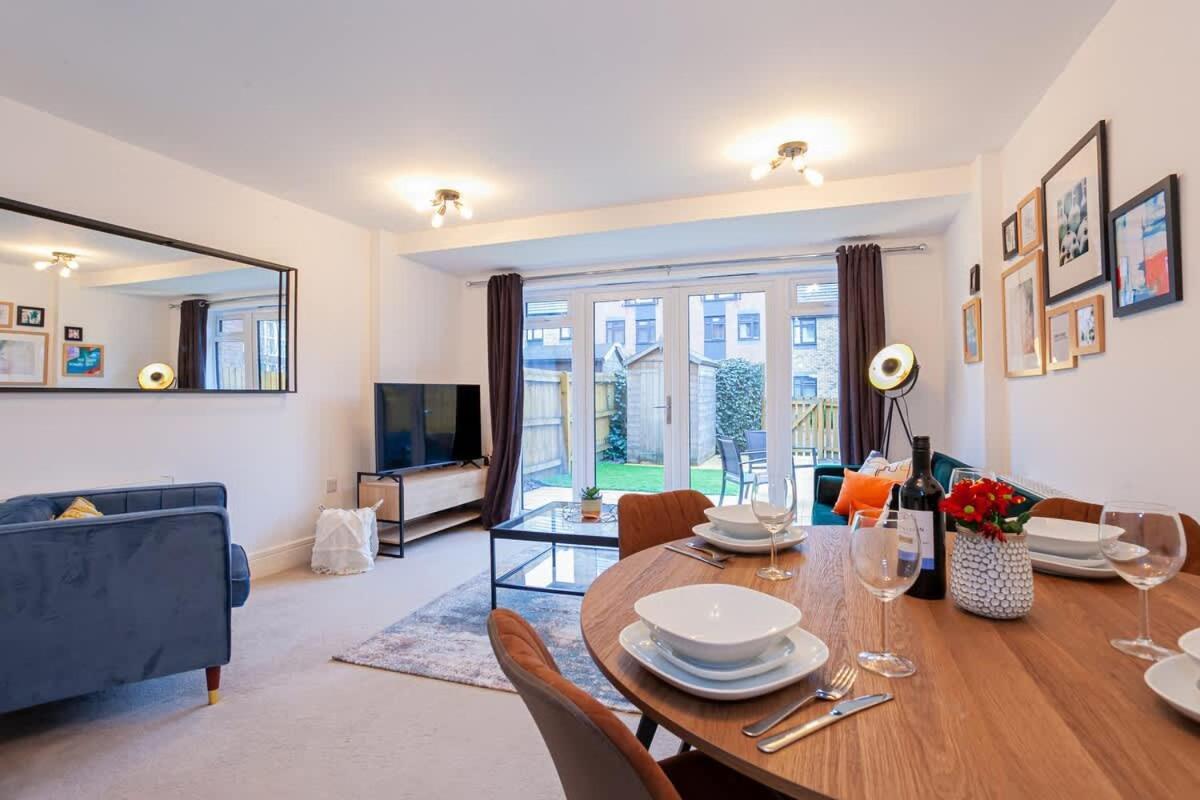 Ambassador House By Truestays - Luxury 4 Bedroom House In Stoke-On-Trent Etruria Exterior foto