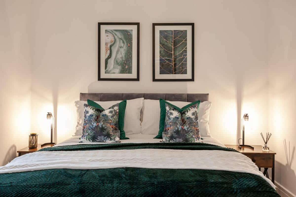 Ambassador House By Truestays - Luxury 4 Bedroom House In Stoke-On-Trent Etruria Exterior foto
