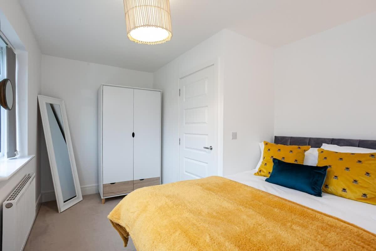 Ambassador House By Truestays - Luxury 4 Bedroom House In Stoke-On-Trent Etruria Exterior foto