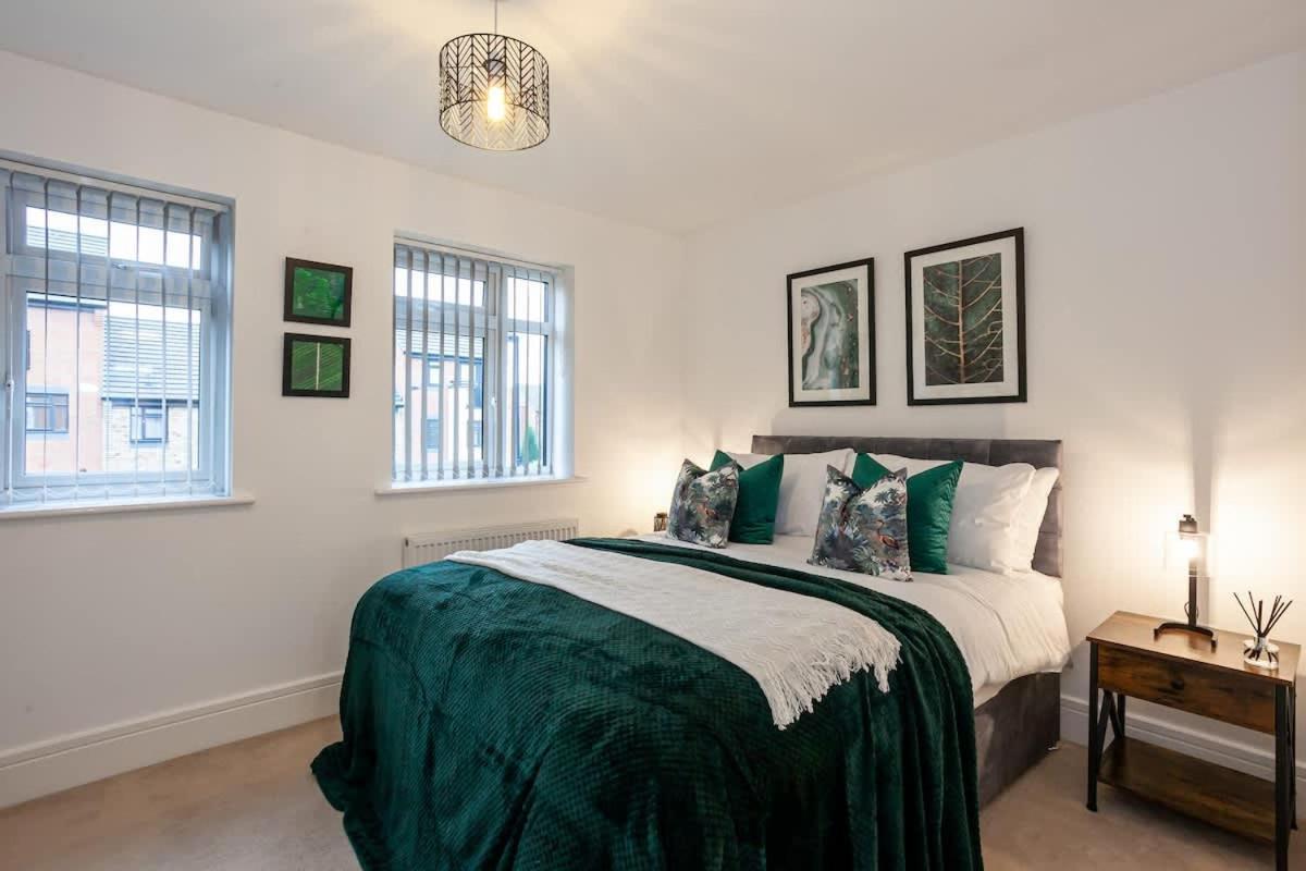 Ambassador House By Truestays - Luxury 4 Bedroom House In Stoke-On-Trent Etruria Exterior foto